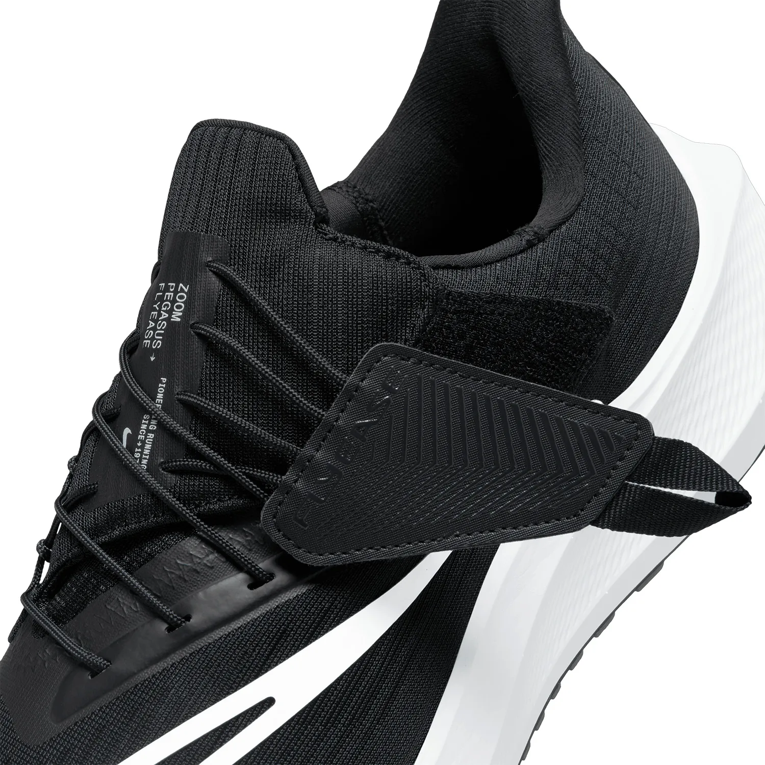 Nike Air Zoom Pegasus 39 Flyease  Black/White/Dark Smoke Grey