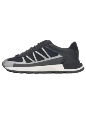 runner sneakers black white