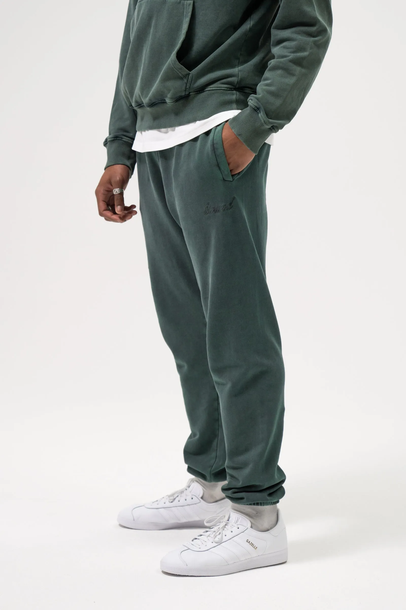 SUSTAIN WASHED GREEN SWEATER & JOGGERS SET