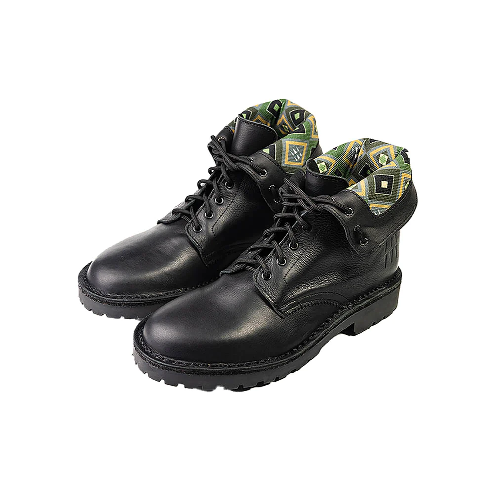 The Veldskoen MoveMe Ranger Boot (Black leather with Black sole)