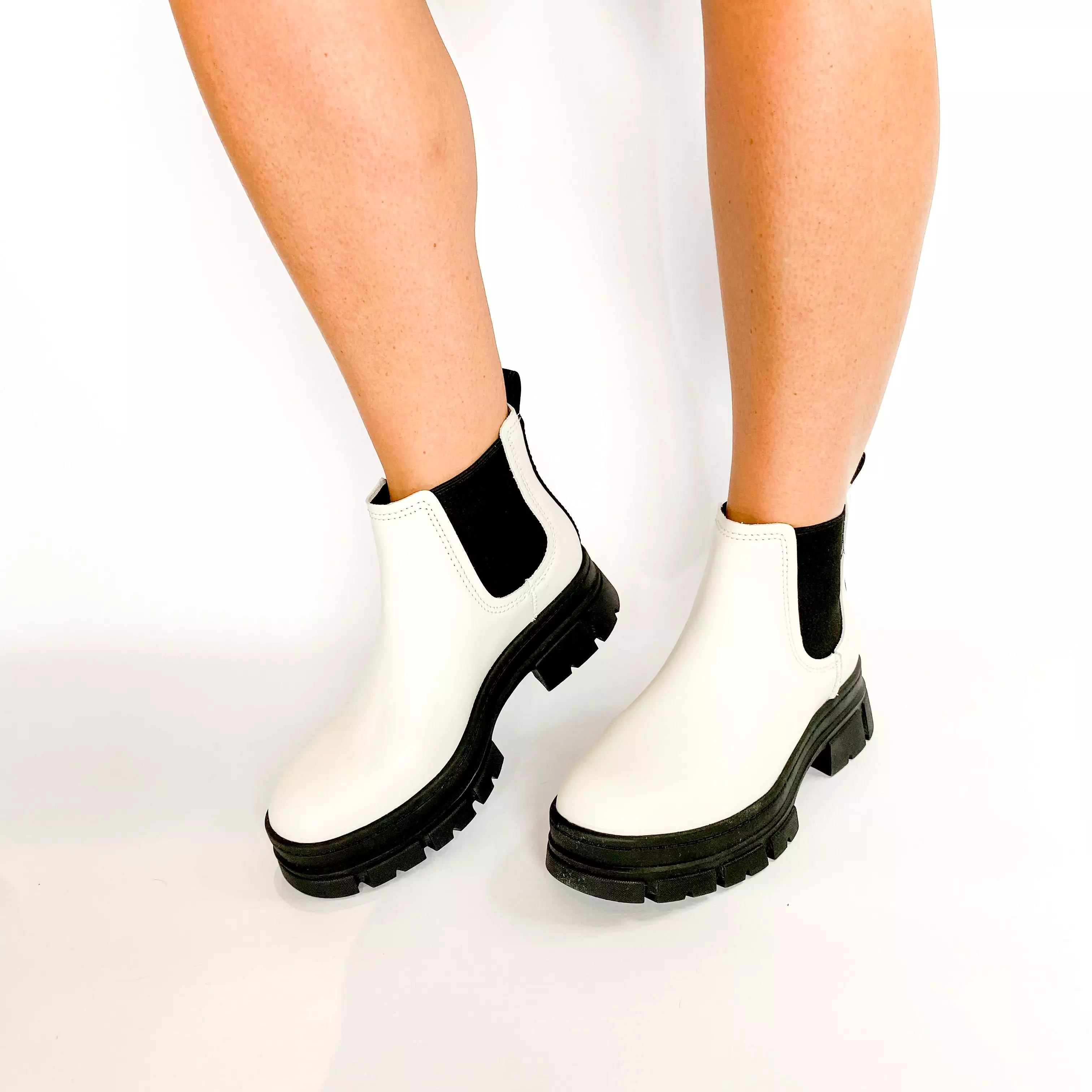 UGG white Ashton chelsea boot - leather