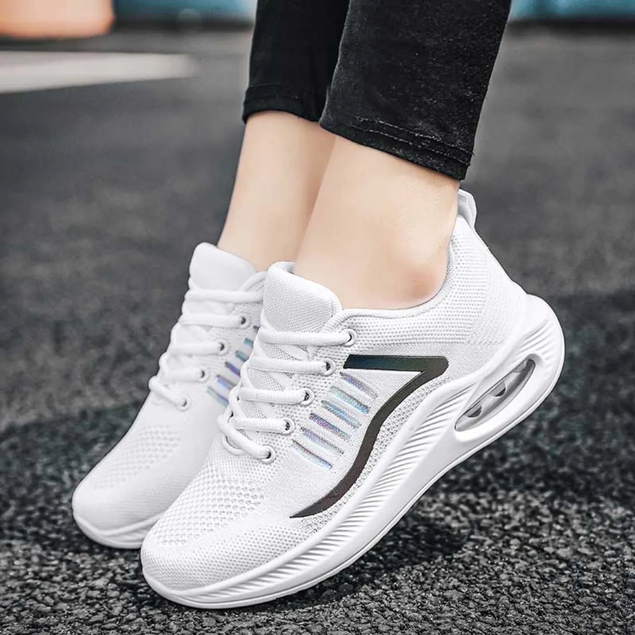 White curve & stripe pattern casual shoe sneaker